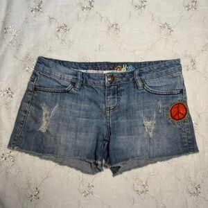Vintage Y2K Mudd Patchwork Peace Sign Shorts Size 7